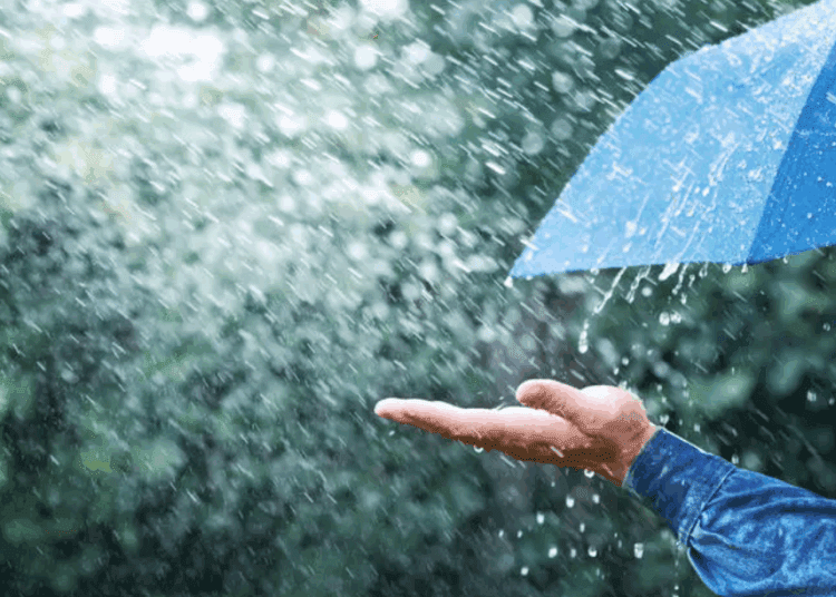 METEO // Vreme se încălzește un pic, dar nu scăpăm de ploi. Câte grade vor fi astăzi