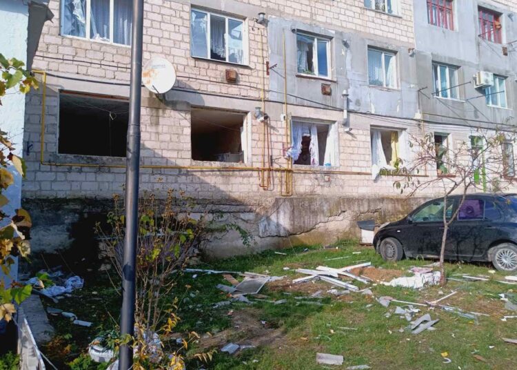 Explozia puternică într-un bloc locativ cu cinci etaje din orașul Florești s-ar fi produs din cauza unui cazan montat ilegal