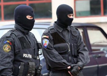 VIDEO // Percheziții matinale în România. Mai mulți medici ar fi obținut fictiv specializări în Republica Moldova. Noul ministru al Sănătății, respinge acuzațiile