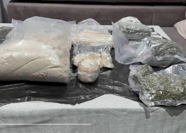 VIDEO // Droguri în valoare de 10 milioane de lei, ridicate de oamenii legii