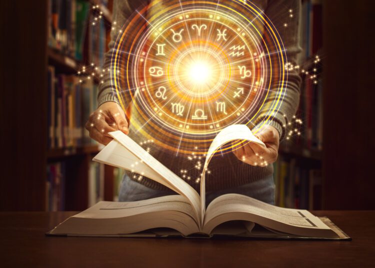 HOROSCOP // Capricornii trebuie să fie atenți la detaliile financiare. Vezi ce au pregătit astrele astăzi pentru fiecare zodie în parte