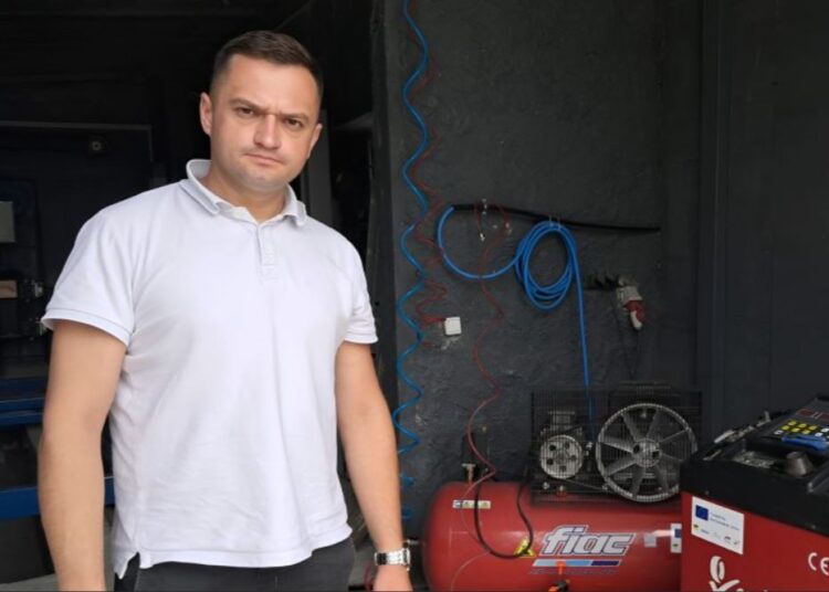 Istoria lui Călin Apostol, un bărbat din Ocnița care a transformat visul de a rămâne acasă într-o afacere de succes