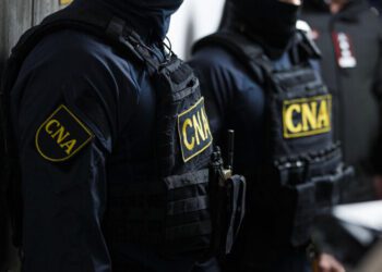 Noi percheziții în dosarul schemei de corupție în domeniul chirurgiei estetice. Angajata unui salon din capitală, depistată cu diplomă falsă