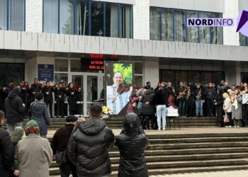 Au „plâns” viorile în memoria lui Ion Strugaru. Cunoscutul instrumentist din nordul țării a fost petrecut pe ultimul drum