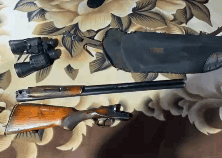 VIDEO // Percheziții în raionul Drochia. Persoanele dețineau arme și țigări fără acte de proveniență