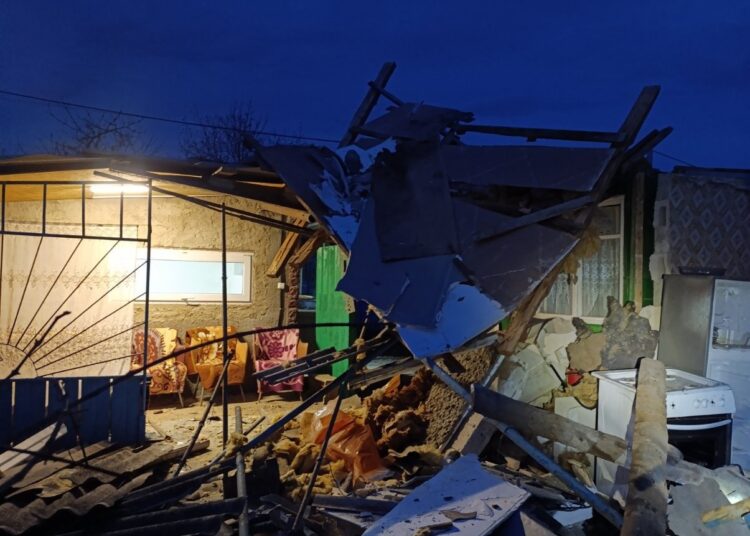 FOTO // Explozie într-o gospodărie din raionul Florești provocată de scurgerea gazului