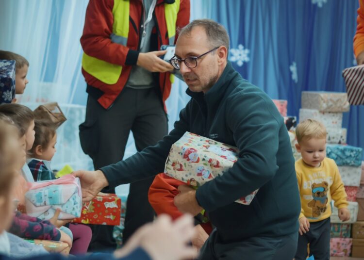 ФОТО // «Рождественский караван» добрался до Единец. 657 подарков были вручены детям из детских садов