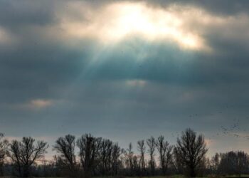METEO // Cer înnorat pe întreg teritoriul țării. Câte grade vor fi astăzi