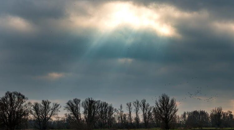 METEO // Cer înnorat pe întreg teritoriul țării. Câte grade vor fi astăzi