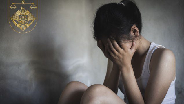 Și-a abuzat sexual fiica minoră și își maltrata familia. Un bărbat de 41 de ani, condamnat la închisoare