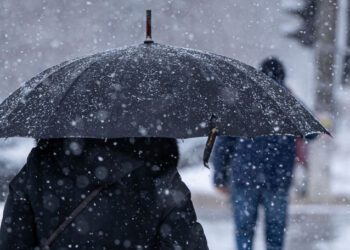 METEO // Ninsoare și lapoviță slabă. Câte grade vor fi astăzi