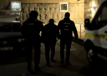 VIDEO // Doi bărbați din raionul Florești, reținuți pentru șantaj de 100 de mii de lei