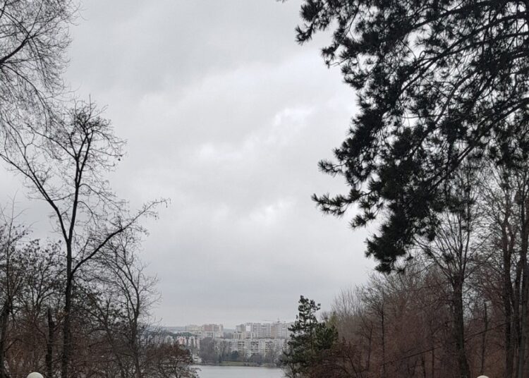 METEO // Cer variabil pe întreg teritoriul țării. Câte grade vor fi astăzi