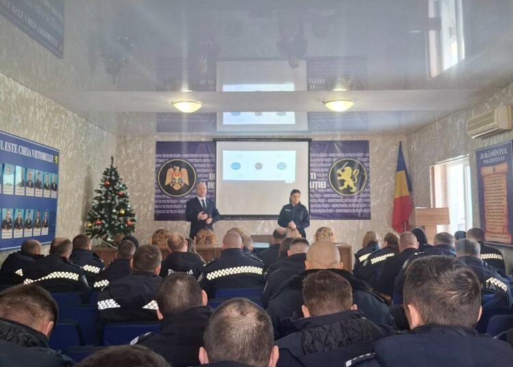 FOTO // Circa 150 de persoane din Fălești și Sîngerei, instruite de CNA în cadrul campaniilor anticorupție