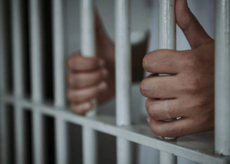 Bărbat din nordul țării, condamnat la 25 de ani de închisoare. Și-a abuzat sexual fiica vitregă de la vârsta de trei ani