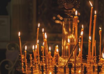 IGSU, îndemn către enoriași înainte de Crăciunul pe stil vechi: prudență maximă la lumânări, sobe și instalații electrice
