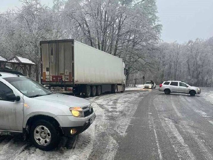 Traficul autovehiculelor de mare tonaj, restricționat în toate punctele de trecere a frontierei
