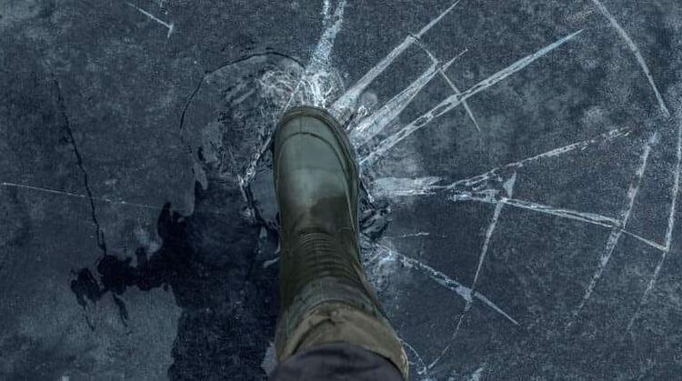 Hidrologii atenționează despre menţinerea formaţiunilor de gheaţă și riscul prăbușirii în bazinele acvatice