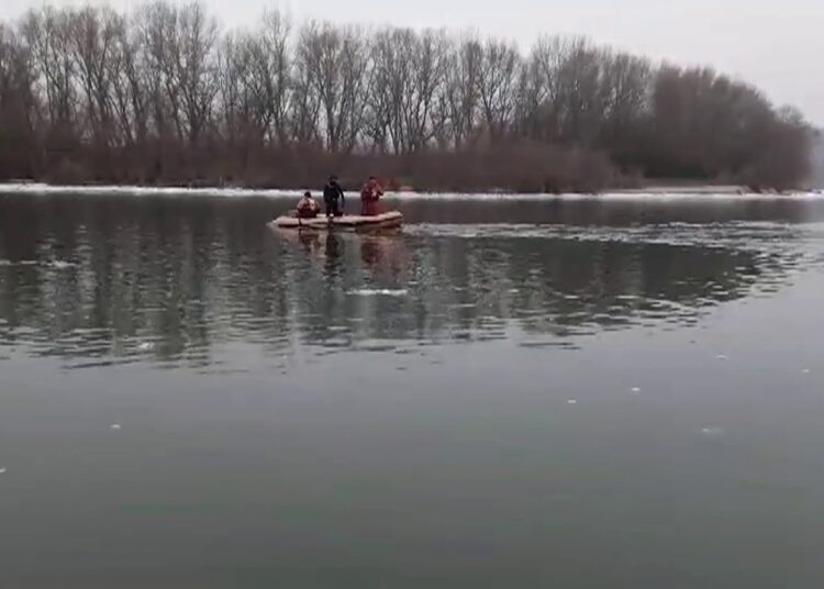 Cadavrul unui bărbat, găsit în apele râului Nistru, la Șoldănești