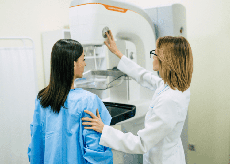 Peste 12 500 de femei au beneficiat anul trecut de servicii de depistare precoce a cancerului mamar