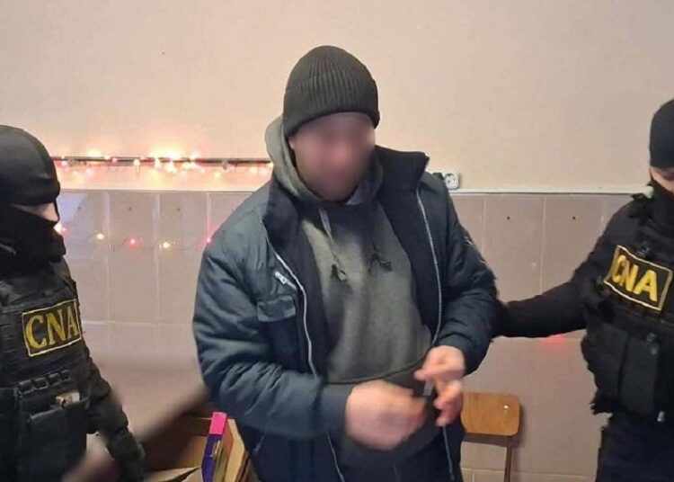 50 de mii de euro pentru trafic de influență. Un bărbat, reținut în această dimineață