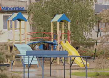 ВИДЕО // Двор многоквартирного дома в городе Отаки превратили в современное и безопасное пространство для жителей