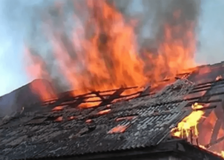 Incendiu în satul Ciuluc din raionul Fălești. Un bărbat a fost găsit mort în propria locuință