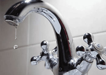 VIDEO // Mai multe cartiere din municipiul Bălți au rămas fără apă din cauza unei avarii la apeductul din Soroca