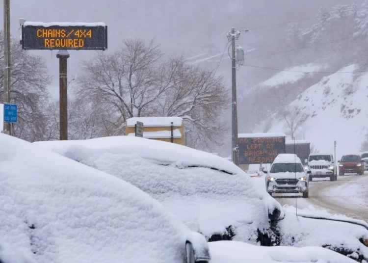 Americanii luptă cu zăpada: 10 morți și aproape 1 milion de gospodării în beznă. Temperaturile ajung la -45 de grade