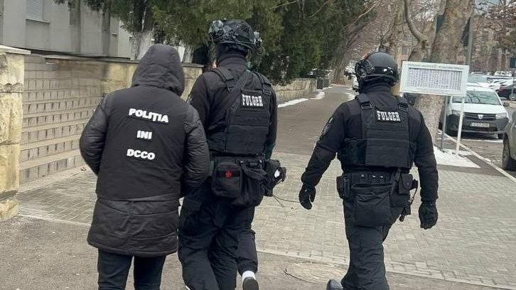 VIDEO // Un bărbat din Bălți, reținut într-o schemă de migrație ilegală spre Uniunea Europeană