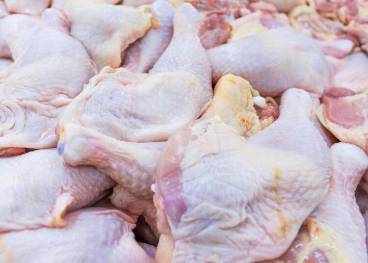 Un lot de 21 de tone de carne contaminată cu Salmonella a fost oprit la frontiera Republicii Moldova, înainte să ajungă pe piață