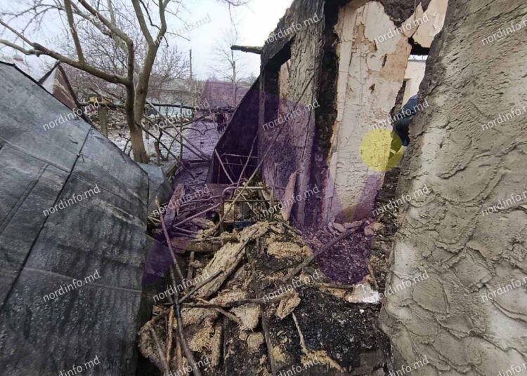 FOTO // Incendiu în raionul Sîngerei. Un bărbat de 58 de ani și-a pierdut viața