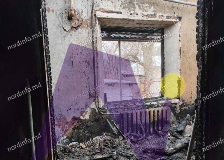 FOTO // Incendiu izbucnit noaptea la Bălți. O persoană și-a pierdut viața