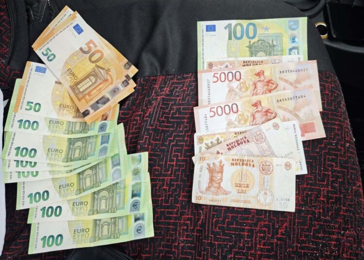 ФОТО // Автоинструктор из Бельц, по версии следствия, потребовал 900 евро за «помощь» в получении водительских прав