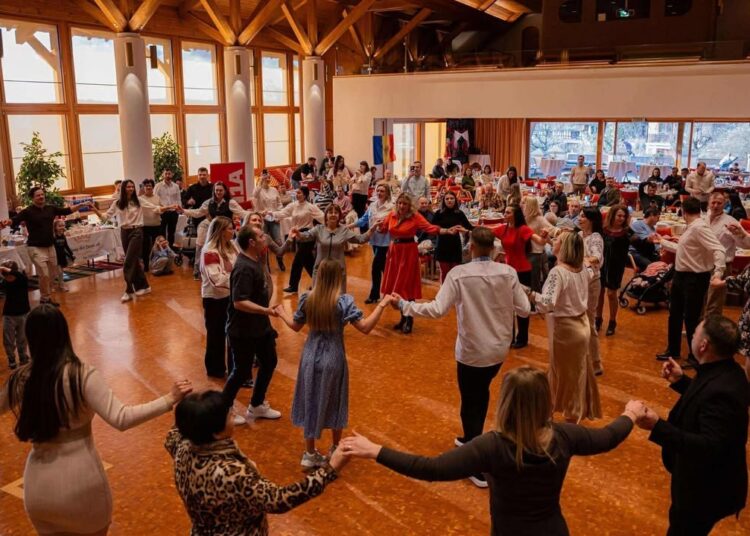 FOTO // O moldoveancă originară din Edineț, cofondatoare a unei asociații, a contribuit la organizarea celei de-a doua ediții „Galbenă Gutuie” în Elveția