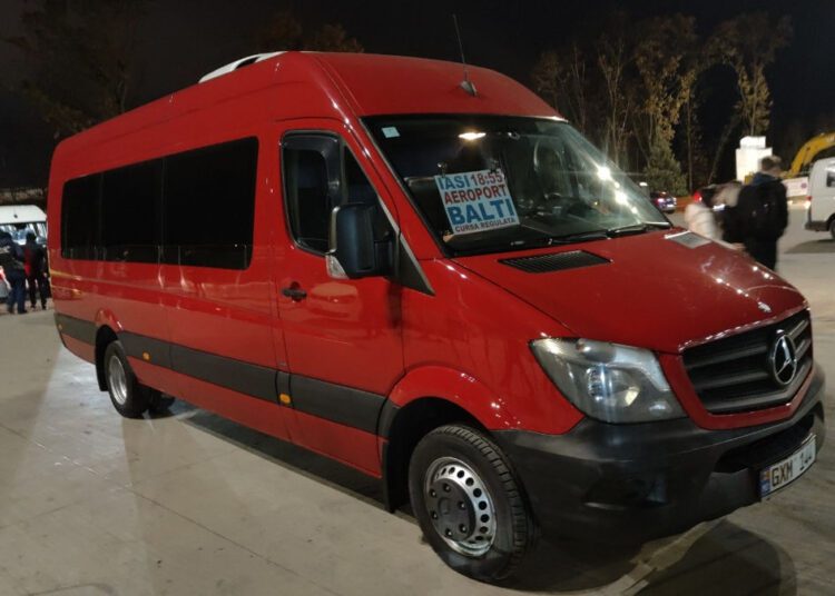 Aeroportul Internațional Iași va construi o parcare dedicată transportului public din R. Moldova