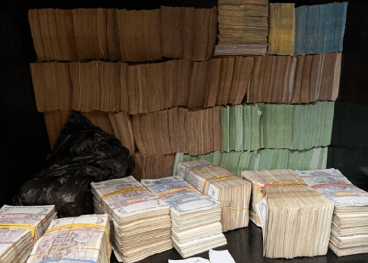 Evaziune fiscală de 7.000.000 lei. Doi administratori și un contabil, cercetați penal