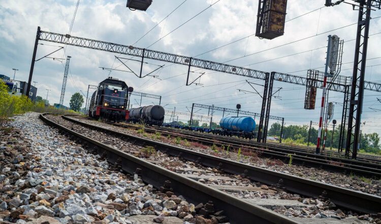 Un cetățean moldovean, arestat pentru oprirea unui tren de marfă polonez. Avea documente rusești și „aparatură electronică” asupra sa