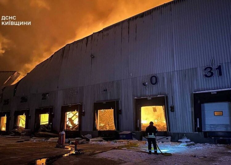 Rușii au declat război și dulciurilor din Ucraina. Depozitele Roshen ale fostului președinte Petro Poroșenko, lovite de drone