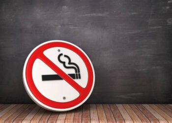 Cinci școli testează un program-pilot pentru prevenirea consumului de tutun