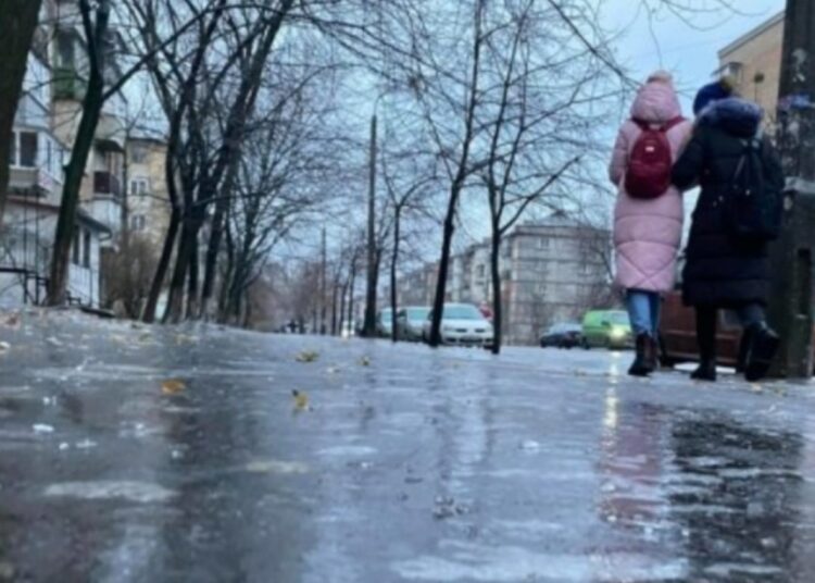 METEO // Cod Galben de ghețuș valabil pe întreg teritoriul țării. Câte grade vor fi astăzi