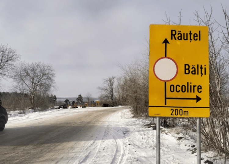 Restricții de trafic din cauza vremii. Circulația camioanelor și autobuzelor, sistată temporar în satul Răuțel din raionul Fălești
