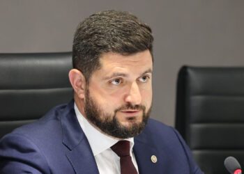Hărțuire la adresa ministrului Energiei: Dorin Junghietu susține că apropiații săi primesc mesaje sistematice