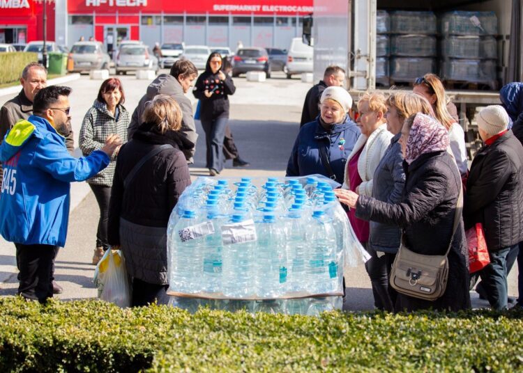 FOTO // Ajutor din Iași pentru Bălți: 17 tone de apă potabilă au ajuns în oraș