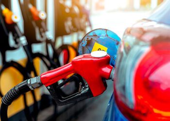 Motorina se scumpește cu tocmai 72 de bani. Pe piețele internaționale, cotația petrolului Brent a depășit 116 USD/baril