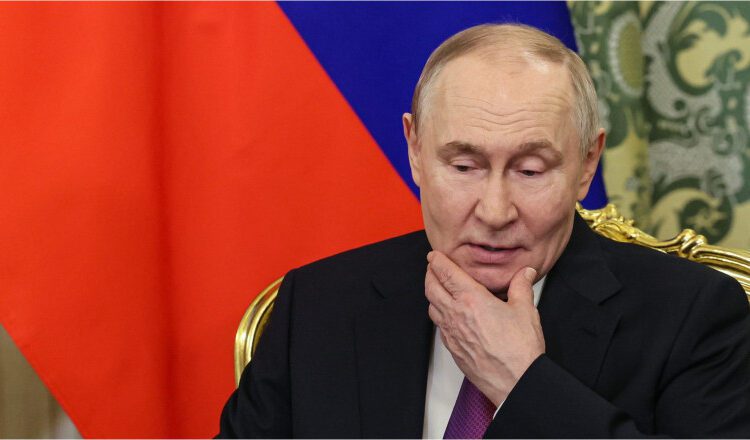 Putin a recunoscut, într-un rar moment de sinceritate, că economia Rusiei a intrat în recesiune