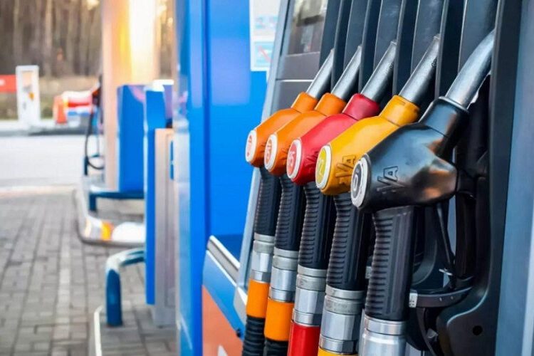 Aproape 24 mii tone de benzină și 3300 tone motorină au fost importate în ultimele trei zile în Moldova