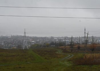 METEO // Cer noros și ploi slabe în unele localități. Câte grade vor fi astăzi