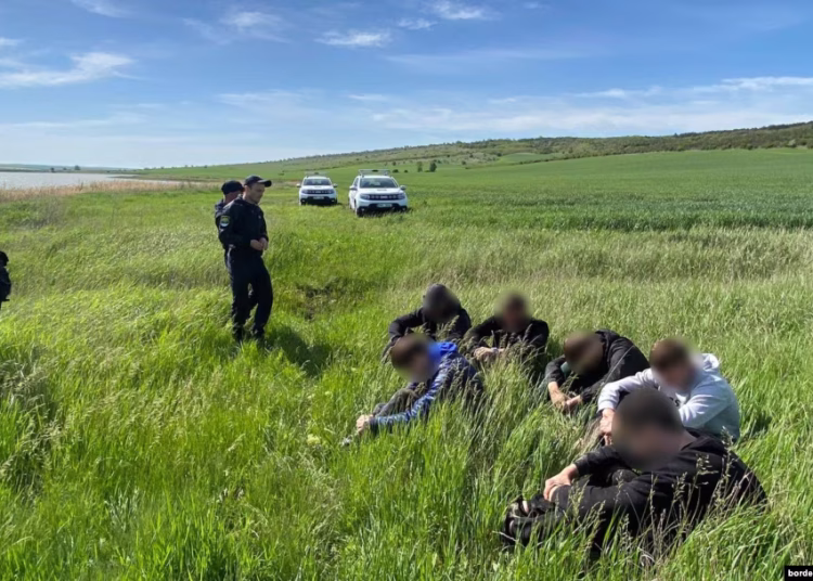 „Nu vreau să ucid”. Peste 40 de mii de ucraineni au trecut ilegal hotarul cu Moldova fugind de război