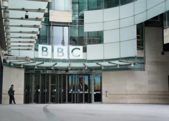 Schimbare la vârful BBC: Fostul șef al Google în Europa preia frâiele gigantului media britanic